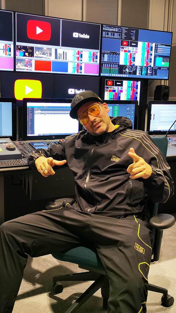 Bee Low is working on the production of new motion pictures at the YouTube Space video editing suite in Berlin